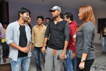 Ladies and Gentlemen Movie Special Show Photos